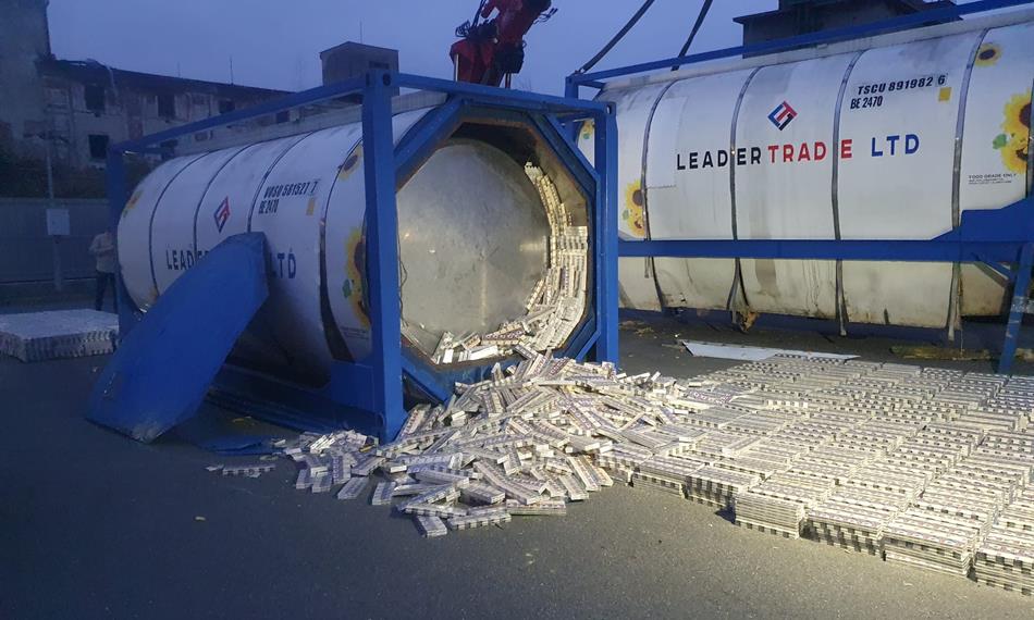 Cigarety v cisterně